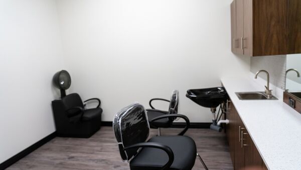 CB empty salon
